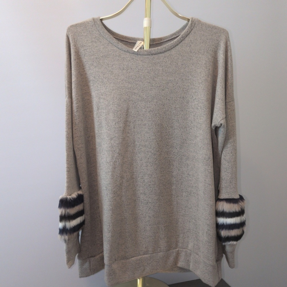 Plus Size NowNForever Tunic Top Women 1X Gray Faux Fur Striped Cuff Long Sleeve - Picture 1 of 8